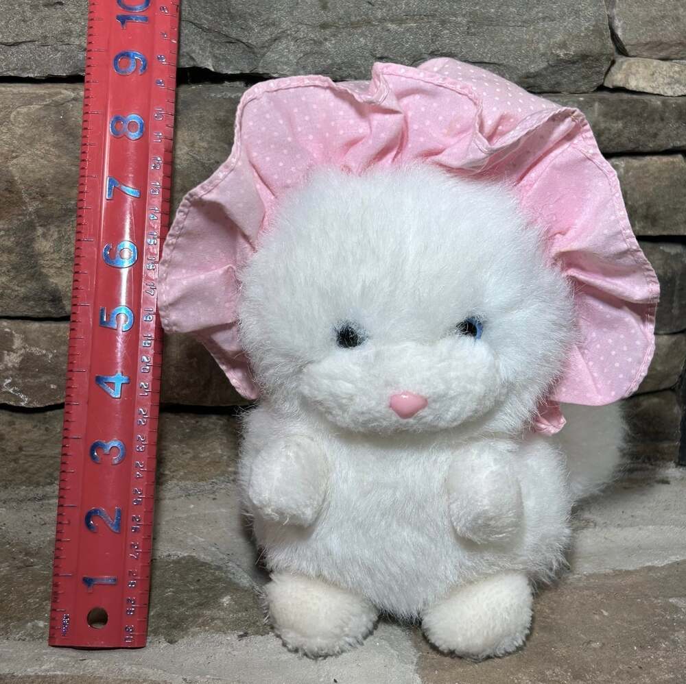 Vintage Applause Fluffy White Kitten 1984 Pink bonnet blue eyes sitting up
